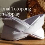 Totopong Com product example showing a white Totopong Putih traditional Sundanese head cloth